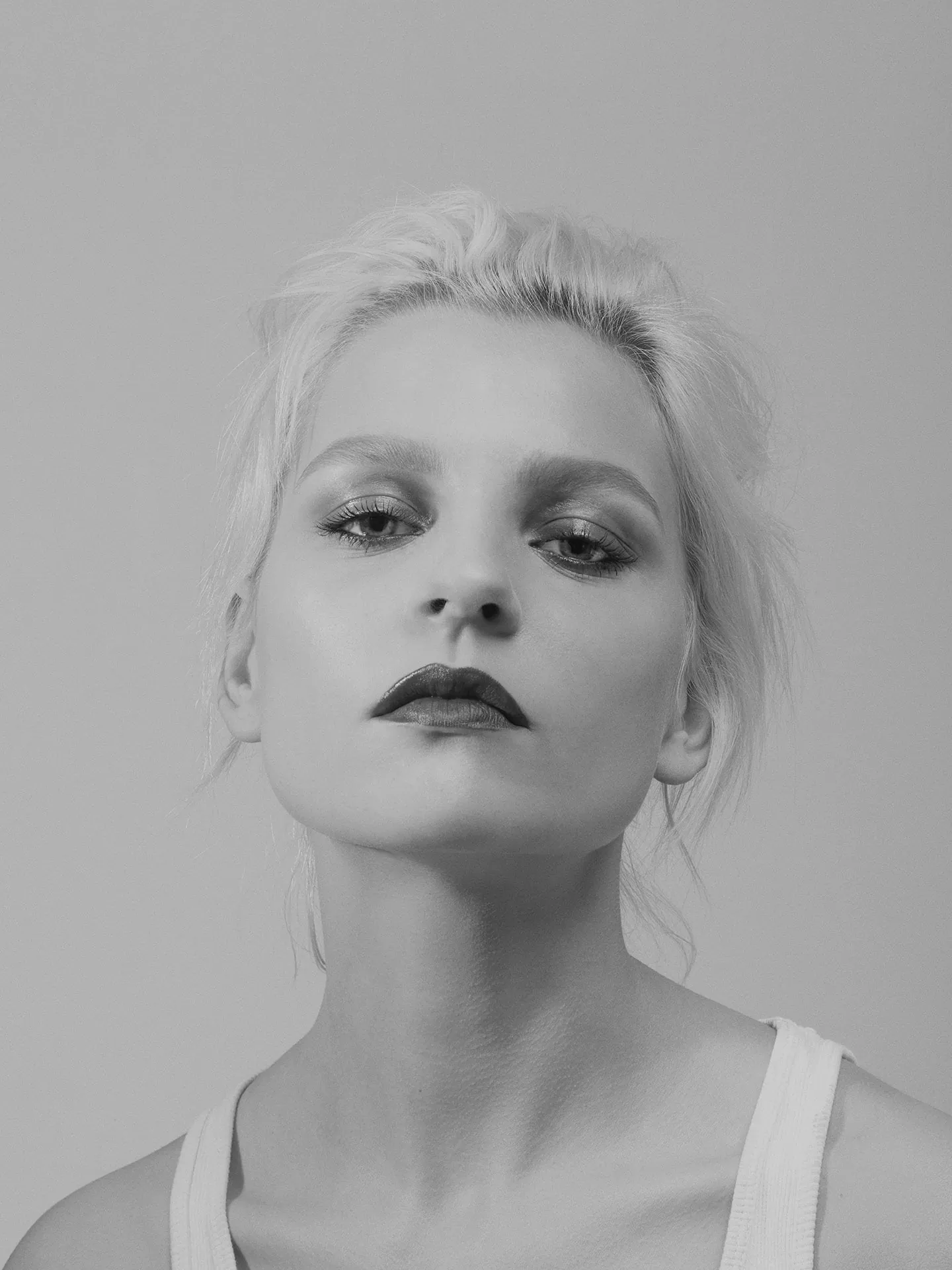 17-01_PORTRAIT OLIVIA40372 copy